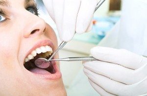 dentista 3 300x196 - Clinica dental Sevilla