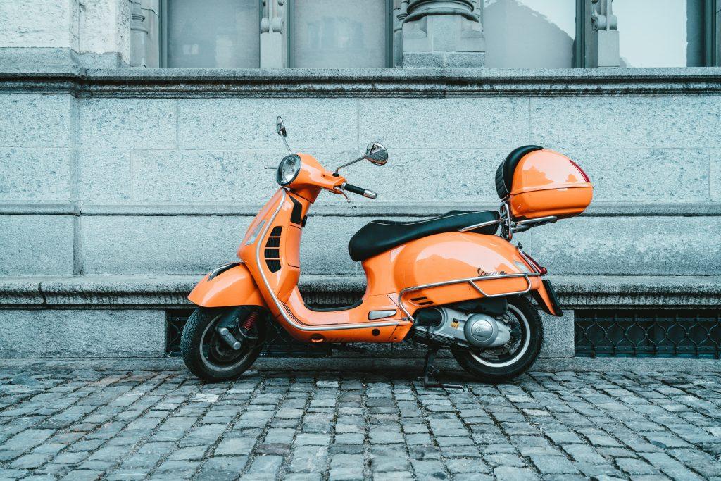 Asegurar una moto sin carnet carnet de moto en Sevilla 1024x683 - Asegurar una moto sin carnet